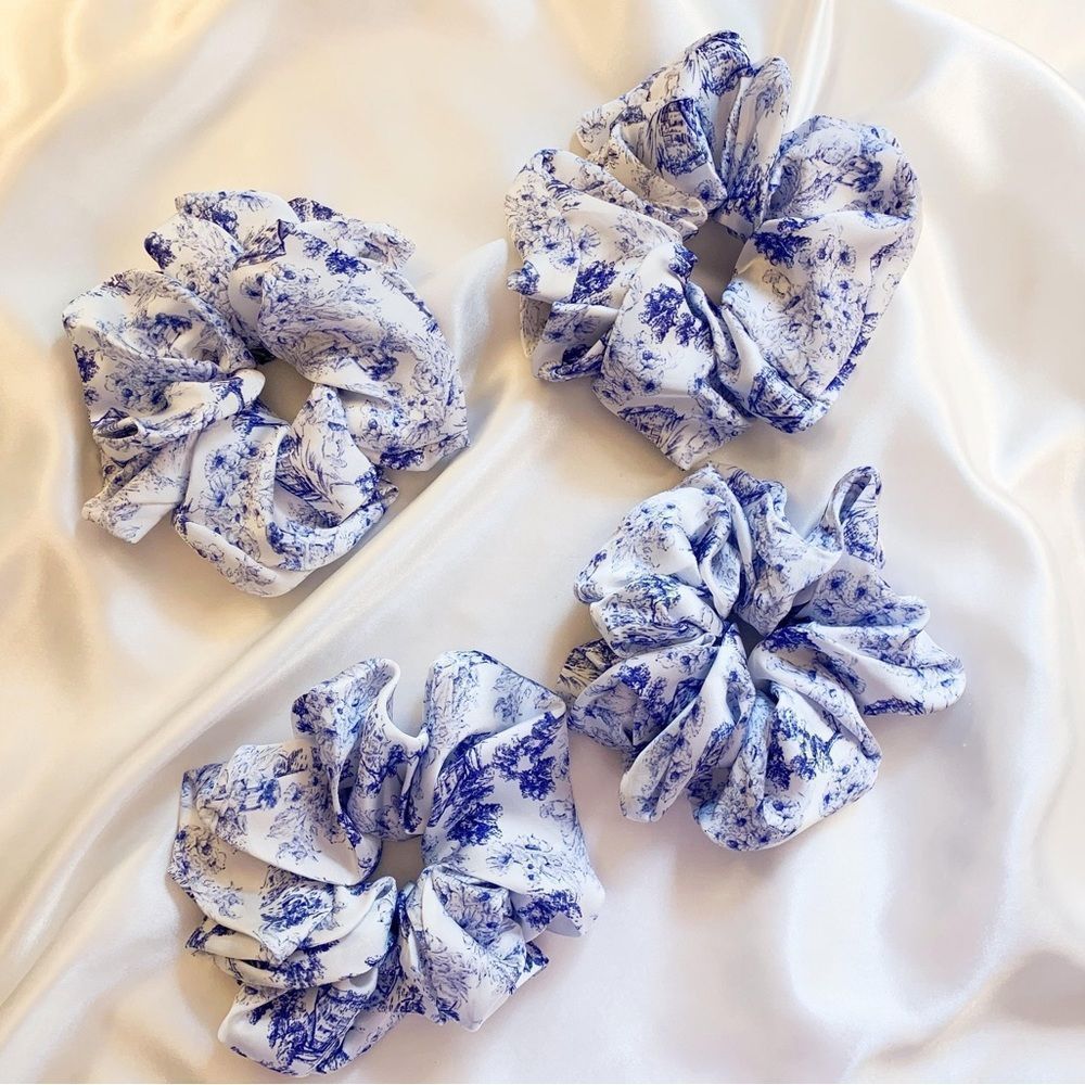 Toile de Jouy Satin Scrunchie - 1 Piece